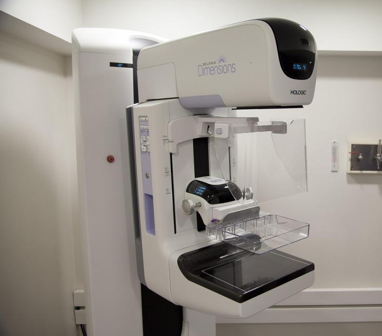 zdjęcie urządzenie do wykonywania mammografii