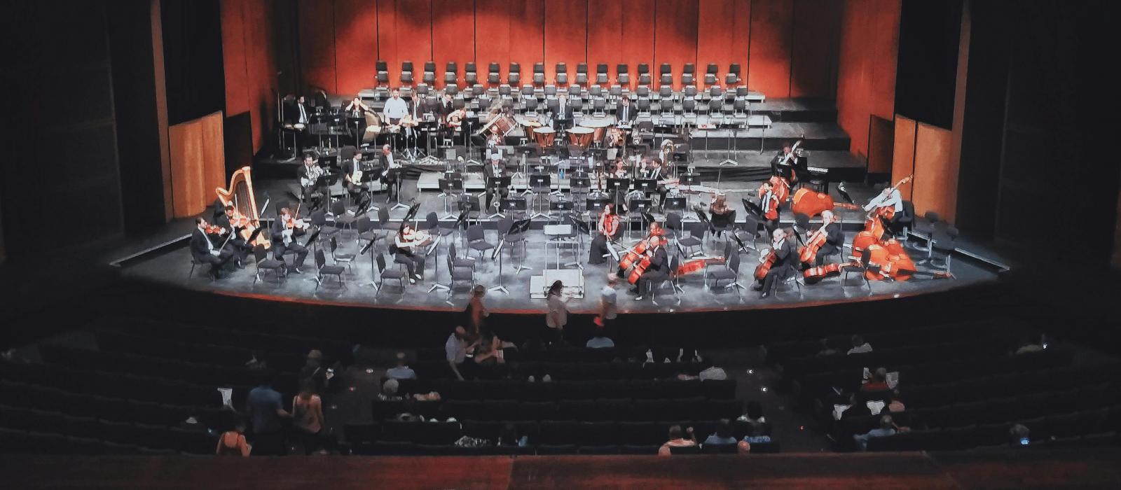zdjęcie sala koncertowa scena